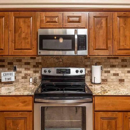 Hot Tub . Spacious . Pets . Central . Boat Parking Lake Havasu City Eksteriør billede